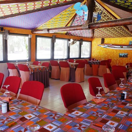 Hotel Mermoz Saint-Louis Buitenkant foto