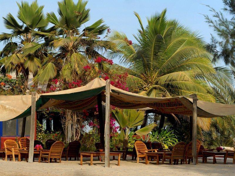 Hotel Mermoz Saint-Louis Buitenkant foto