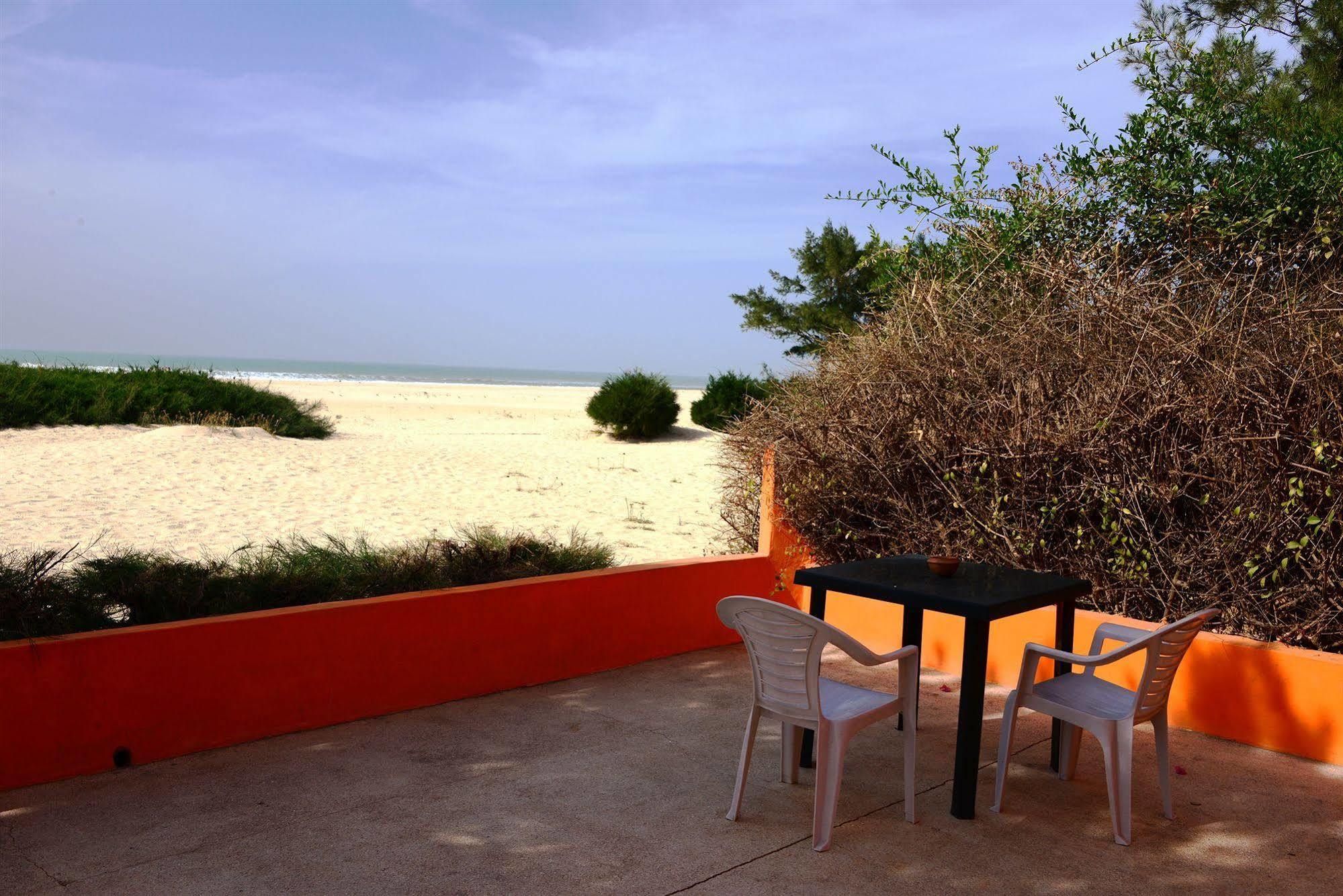 Hotel Mermoz Saint-Louis Buitenkant foto